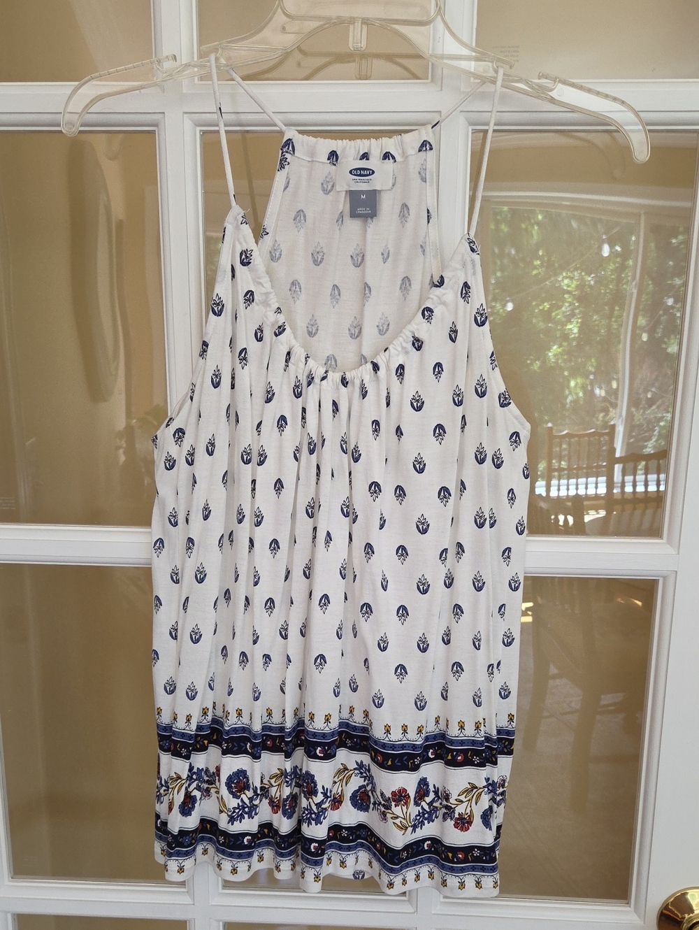 Old Navy White Floral Border Spaghetti Strap Cami Size: M